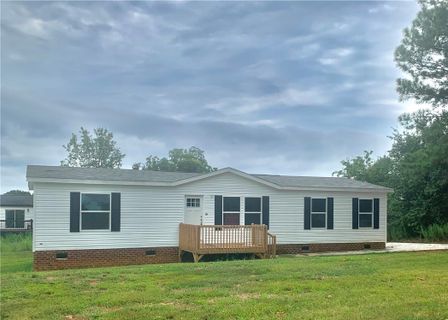 121 Flynn Drive active home in The Lakes, Anderson, SC
