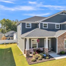 328 Roderick Lane