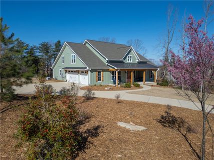 113 South Oak Pointe Drive sold home in South Oak Pointe, Seneca, SC