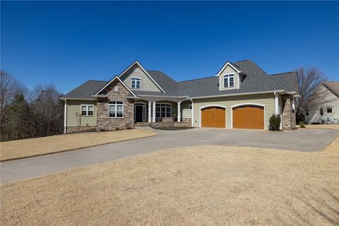 Homes in Blue Mountain Estates, Seneca