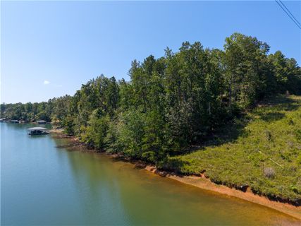 Lot 61 Hardwood Pointe Drive active home in Peninsula Pointe North, West Union, SC