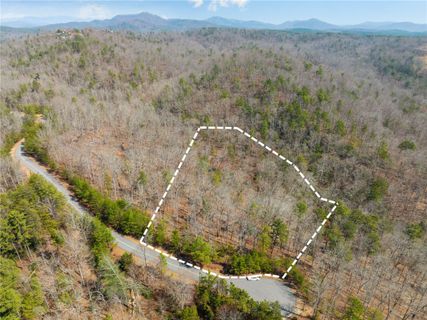 223 Logan Ridge Run active home in The Reserve At Lake Keowee, Sunset, SC