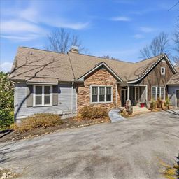 3 Rustic Court