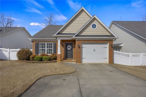 111 Abigail Lane sold home in Cobblestone West, Anderson, SC