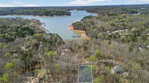00 Bay Drive active home in Cherokee Bay, Fair Play, SC