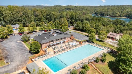 112 E Spartan Drive