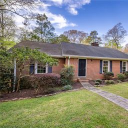 102 Cherokee Road