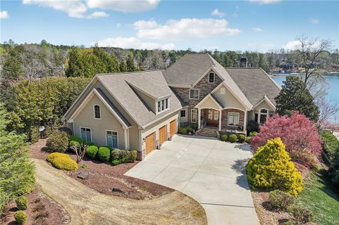 353 Stardust Lane sold home in Moonlight Bay On Keowee, Seneca, SC
