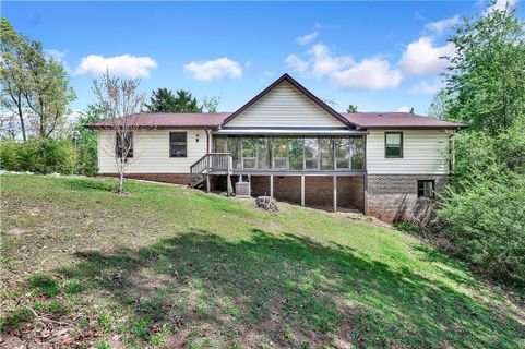 102 Rockingham Road sold home in Hanover Hills, Seneca, SC
