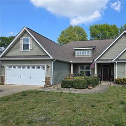 304 Knoll View