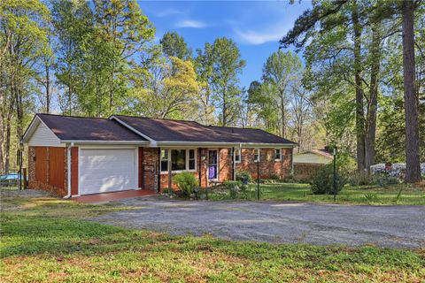 623 W Springwood Drive sold home in Oconee Estates, Seneca, SC
