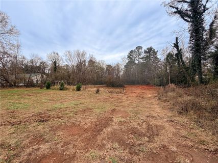 2723B Poinsett Highway