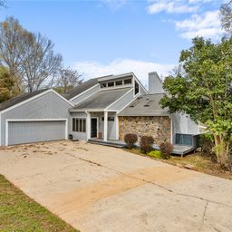1493 Iroquois Drive