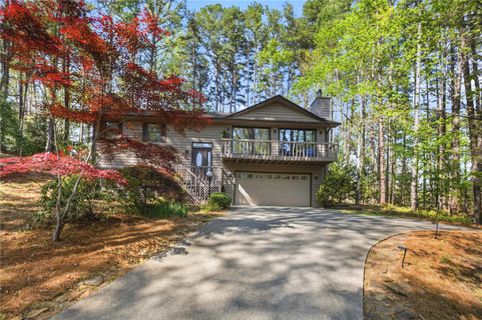 9 Tradewinds Way active home in Keowee Key, Salem, SC