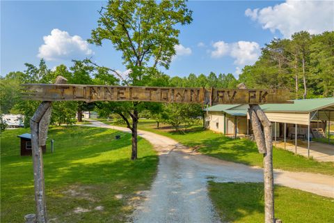 300 Tunnel Town Road active home in No Subdivision, Mountain Rest, SC