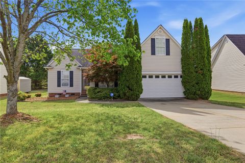103 Timber Trace Way active home in Hickory Run, Easley, SC