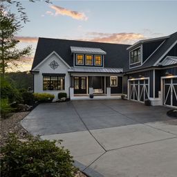 376 Abercrombie Point