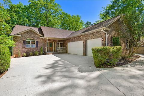 104 Chippewa Drive