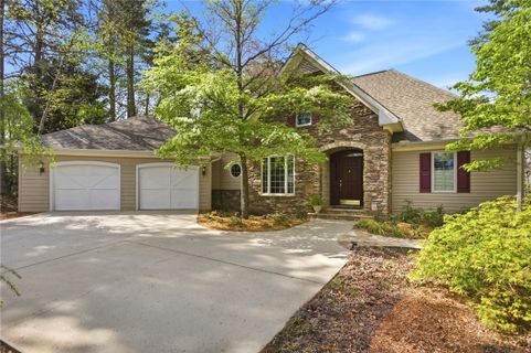 Homes in Bay Ridge, Salem
