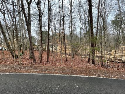 Lot 43 Chickasaw Drive active home in Chickasaw Point, Westminster, SC