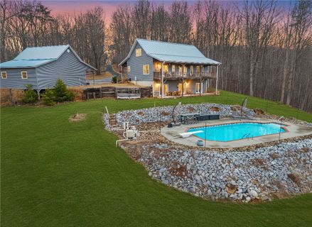 Homes in Rock Point, Pickens