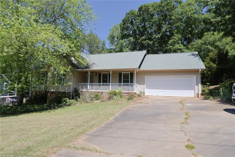 Homes in Windsor Forest, Anderson