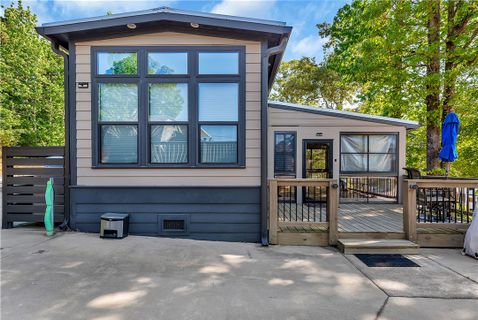 604 N Fleetwood Lane active home in Lakeside Estate, Fair Play, SC