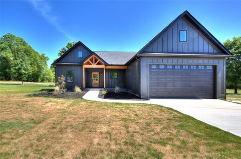 408 Edgewood Drive