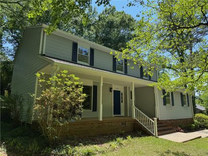 303 Lancelot Drive pending home in Camelot, Clemson, SC