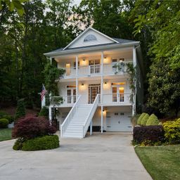 1104 Chickasaw Drive