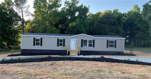 A home in Twin Oaks, Iva