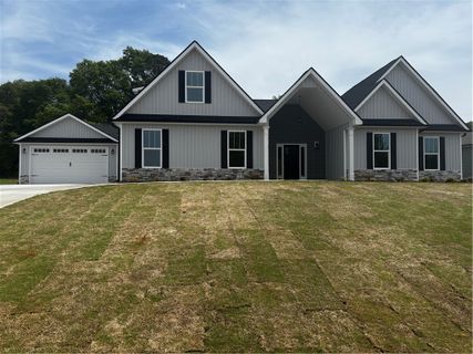 110 Hinton Farms Drive active home in Hinton Farm, Easley, SC