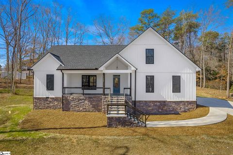 107 Bentwood Lane pending home in Club Ridge, Pickens, SC