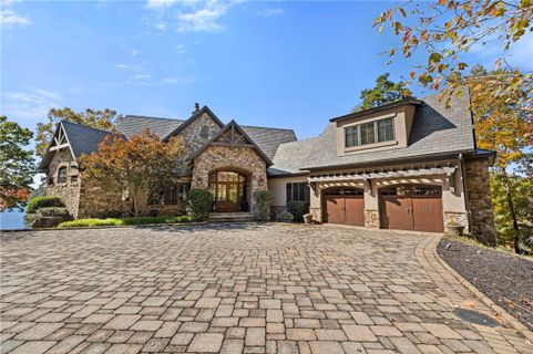 208 Deep Cove Point active home in The Reserve At Lake Keowee, Sunset, SC