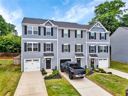 221 Brooklane Court active home in Edgewood Townes, Easley, SC