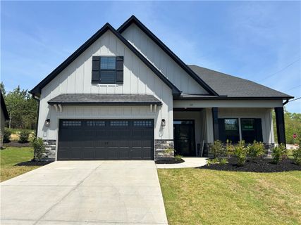 102 Shale Drive active home in Edwards Ridge, Central, SC