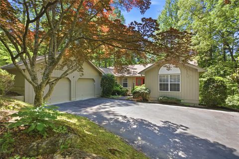 6 Tradewinds Way active home in Keowee Key, Salem, SC