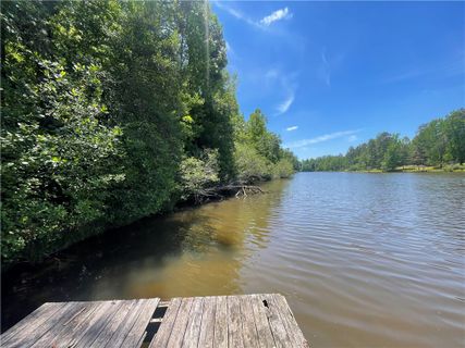615 The Bear Boulevard active home in Fiddlers Cove, Tamassee, SC