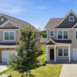 117 Weaver Way