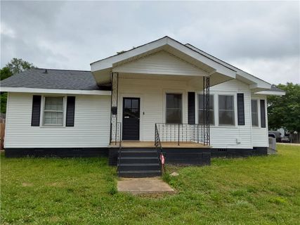 805 Goddard Avenue active home in Utica, Seneca, SC