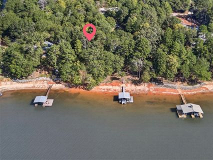 257 Riverlake Road active home in Riverlake, Fair Play, SC