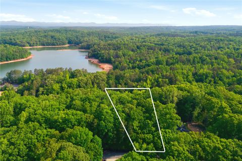 324 Oconee Avenue active home in Chickasaw Point, Westminster, SC