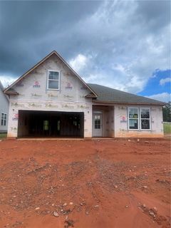 32 Halsey Street pending home in Springwood Grove, Central, SC