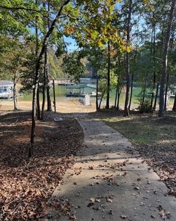 913 Paynes Creek Road