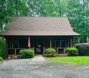 234 Tiger Lane active home in Foxwood Hills, Westminster, SC