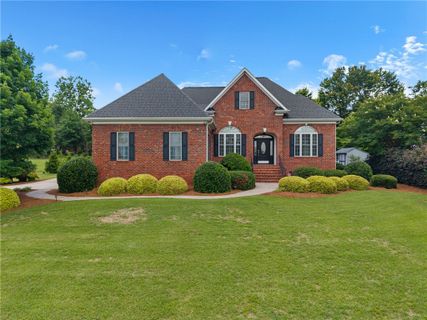 102 Club Ridge Drive pending home in Club Ridge, Pickens, SC