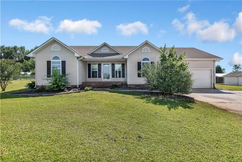 114 Meadowood Drive