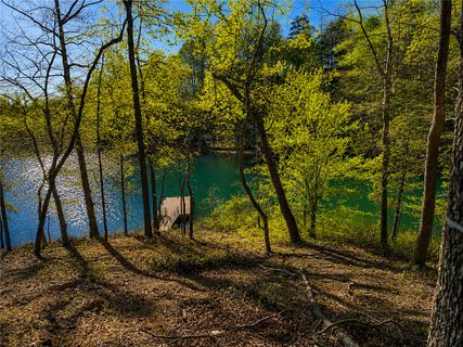 418 Sue Craig Road pending home in The Sanctuary At Keowee, Six Mile, SC