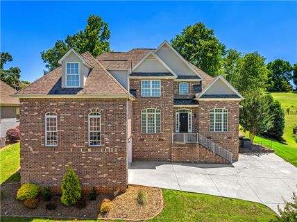 128 Turnberry Road active home in Brookstone Meadows, Anderson, SC