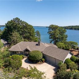 10 Beacon Drive